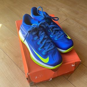 Nike LeBron XI low sneakers